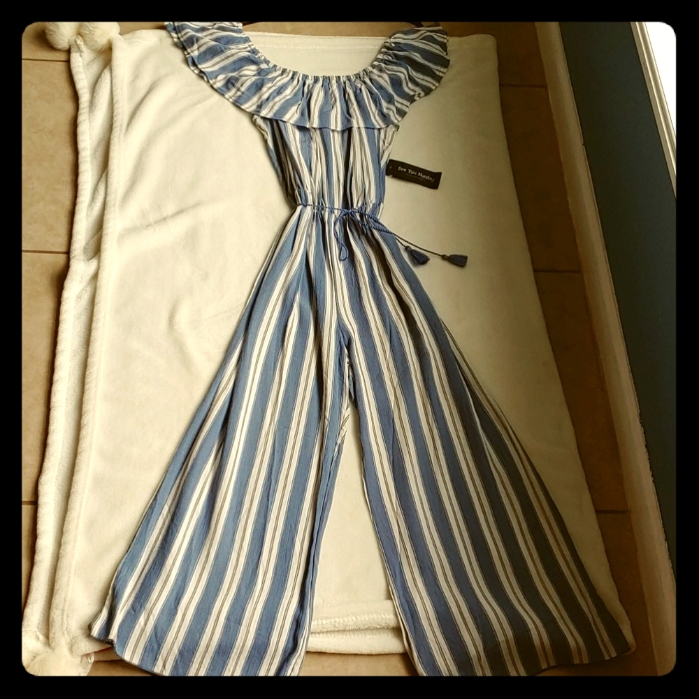 Sale**New Jr's pant dress NWT 🤍 Super cute!!
